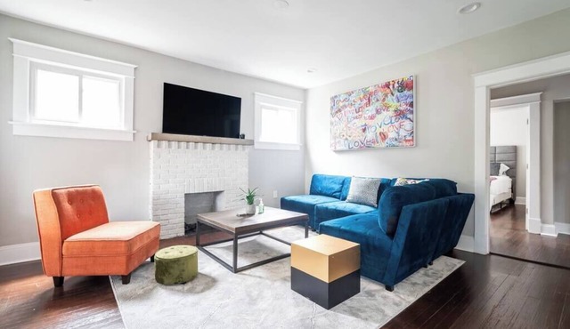 Stylish And Spacious Cozy Retreat Central Location