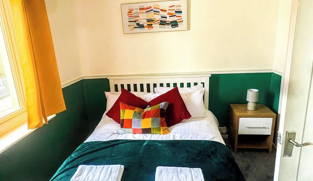 Stylish Apartment Close to ASDA & Molineux + Parking