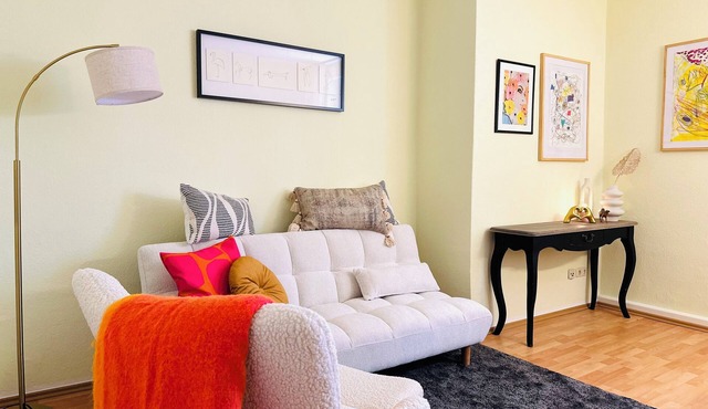 Stylish apartment right by the forest, quiet and close to the center