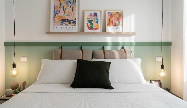 Stylish apartment with an arty touch Fast WiFi