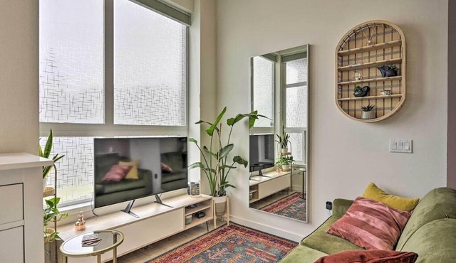 Stylish Ballard studio 15 mins from Space Needle