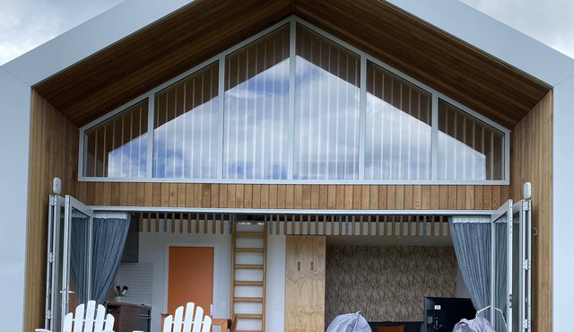 Stylish beach studio, golf course, stunning beach, epic night skies