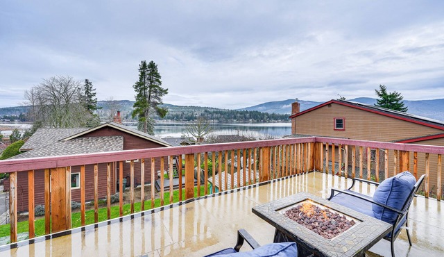 Stylish Bellingham Home w/Lake + Mountain Views!