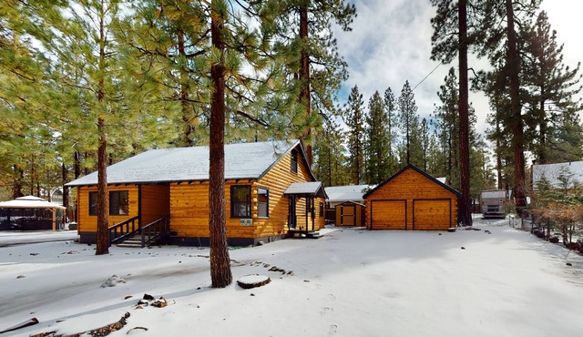 Stylish Cabin Near the Lake w/ Wood-Burning Fireplace, Private Hot Tub, & WiFi!