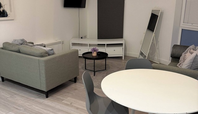 Stylish Central Southampton 2-Bed Apartment Perfect for all types of Travelers &
