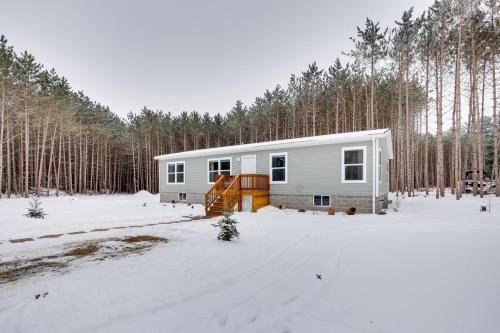 Stylish Chetek Hideaway w/Lake + Dock Access!