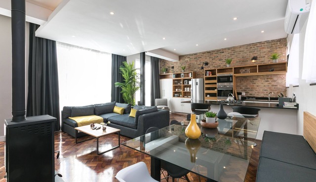 Stylish City Center Penthouse with private Rooftop Hot Tub and Giant Chess Set