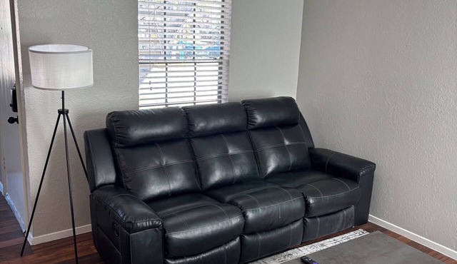 Stylish Comfort in Arlington’s Entertainment District!