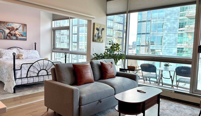 Stylish Condo steps from Stampede Park in Calgary's trendiest neighbourhood