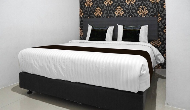 Stylish DBL Suite Escape W/Free WiFi and Parking
