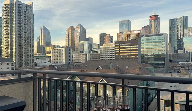 Stylish DT Views at Stampede w Free Parking and AC