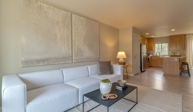 Stylish Entire Townhome w/greenspace throughout! Serene!