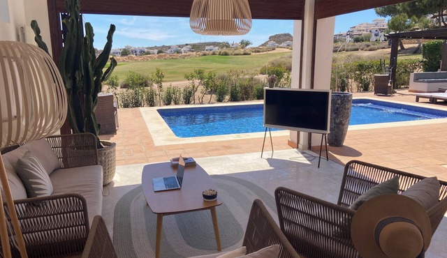 Stylish Frontline-Golf Villa with Private Pool @ El Valle Golf