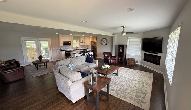Stylish, Fully Remodeled 3 Bed/2 Bath Home - Boiling Springs family neighborhood