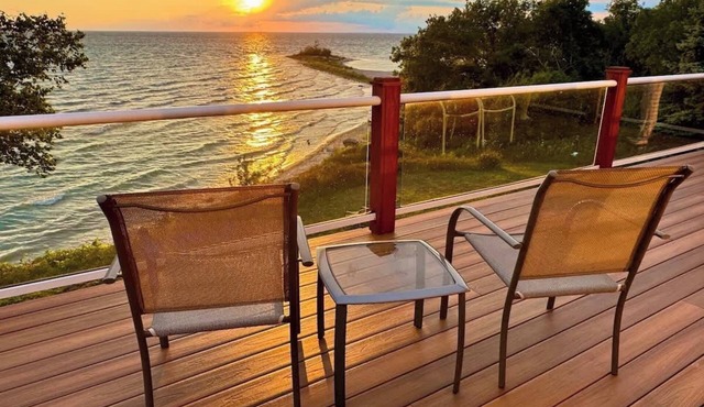 Stylish Home with Private Beach Views, Hot tub