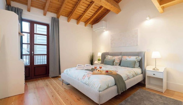 Stylish & Modern Flat by HostWise