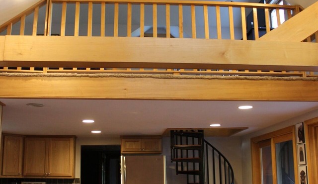 Stylish Mountain Cabin Close To Jiminy Peak