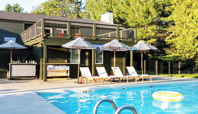 Stylish Mountain Room Perfect for Exploring Stowe’s Nearby Attractions