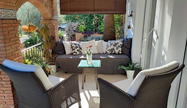 Stylish new 2 bedroom apartment (both ensuite) in a privileged rural setting.
