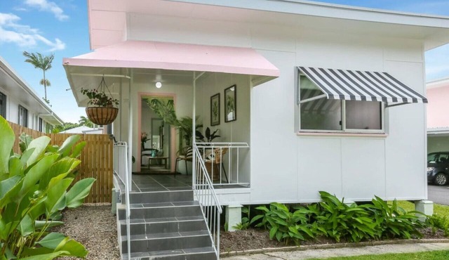 Stylish & Pet-Friendly Getaway – Your Tropical Escape Awaits