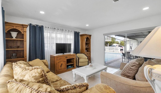 Stylish Poolside 2-Bed, 2-Bath Unit with Private Yard at Pompano Beach Pointe