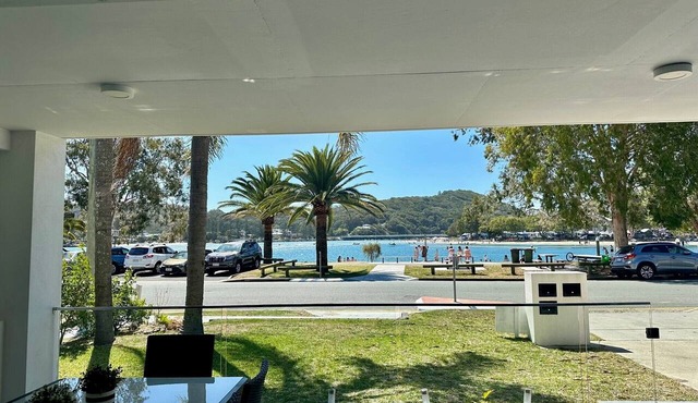 Stylish refurbished unit on Tallebudgera Creek