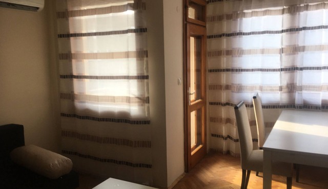 Stylish spacious flat near centre