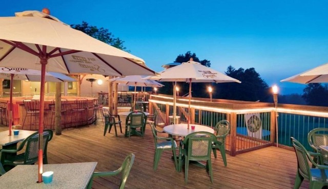 Stylish Studio at Lakeview Golf Resort