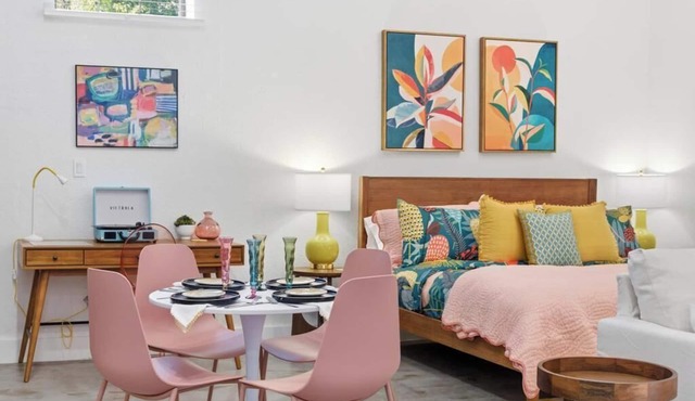 Stylish Studio at the Raven Pool OnSite Parking