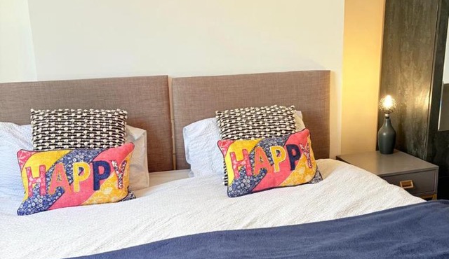 Stylish Studio flat 7, Weekly,Monthly stay deals,Parking,Contractors,NHS,Families,Relocators,nr Sandwell hospital