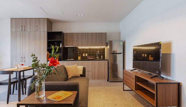 Stylish Studio with Gym and Pool Access