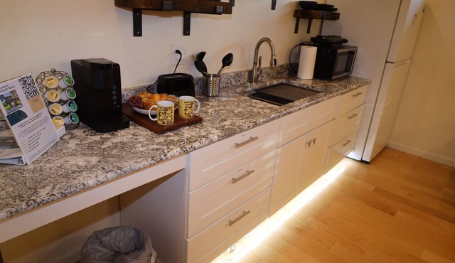 Stylish Studio on Roosevelt Row – Fast Wi-Fi