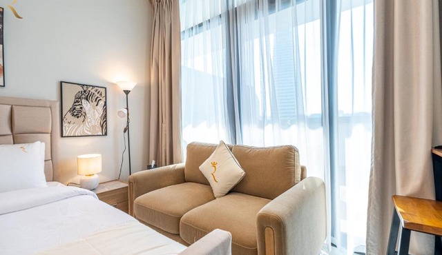 Stylish Studio - Urban Elegant Luxe Retreat