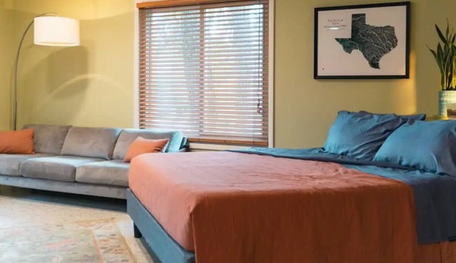 Stylish Studio with Campus View!