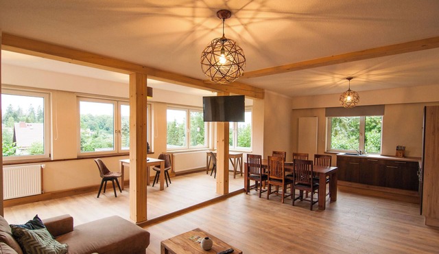 Stylish vacation home with sauna and large garden for groups of up to 9 people