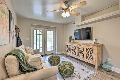 Stylish Vilas Hideaway: Hike, Ski & Explore!