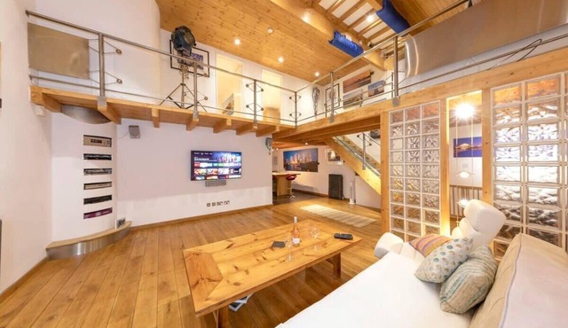Stylist Split Level 2 Bed with Parking
