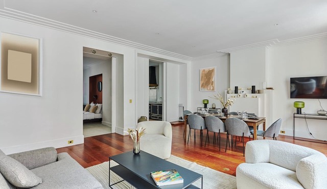 Sublime 3 bedroom flat Palais Royal Bourse