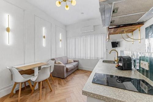 Sublime brand-new studio with air conditioning
