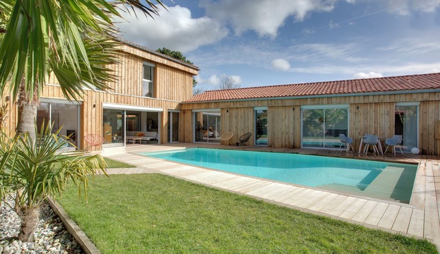 Sublime Villa, 10 persons, quiet with swimming pool