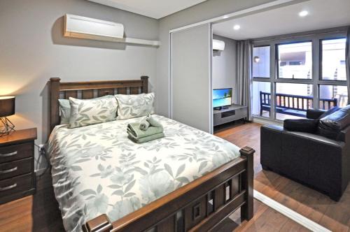 Substantial Studio 1x1