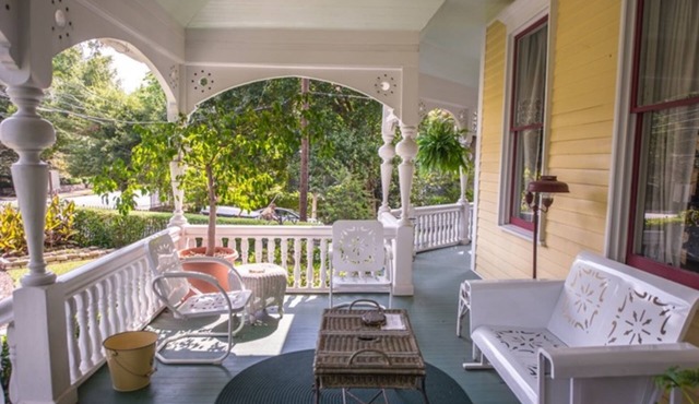 Sugar Magnolia Bed & Breakfast