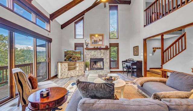 Sugar Mountain Chalet with Views & Fireplace, Near downtown Banner Elk