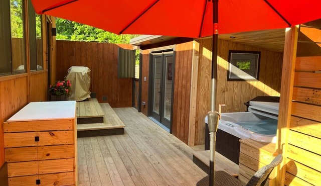 Sugar Shack - 300 square feet of pure sweetness.