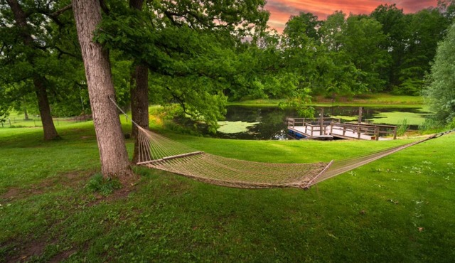 Sugarloaf Mountain Escape Secluded 3 bedroom, 5 acres, ATV, RV and boat storage.