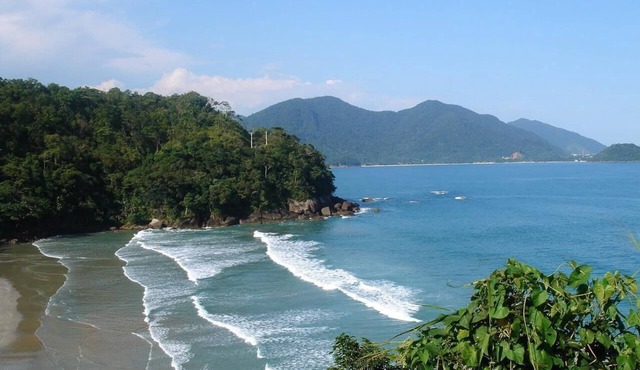 Suitable for your style, a unique beach with all the charm of the Atlantic Forest.