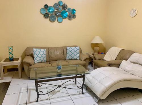 SUITE 2, BLUE PAVILION - Steps to BEACH