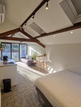 Suite 21