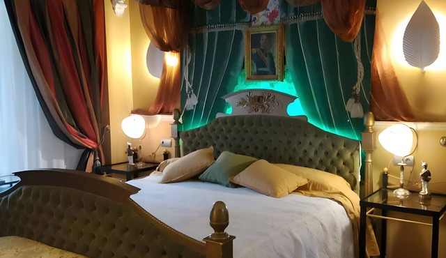 Suite 5 with Mountain Views, Shared Terrace, and Wi-Fi