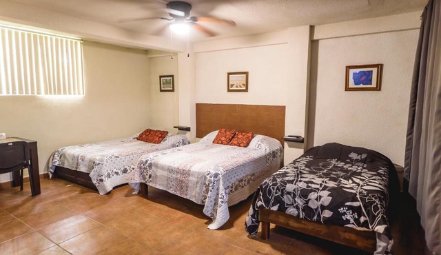 Suite con 2 recamaras,2mini splits, Parking Wifi 100 mb, cocina